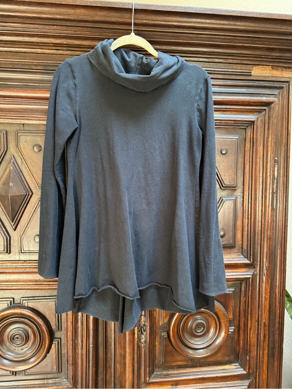 Black Long-Sleeve Cowl Neck Tunic Top - Women